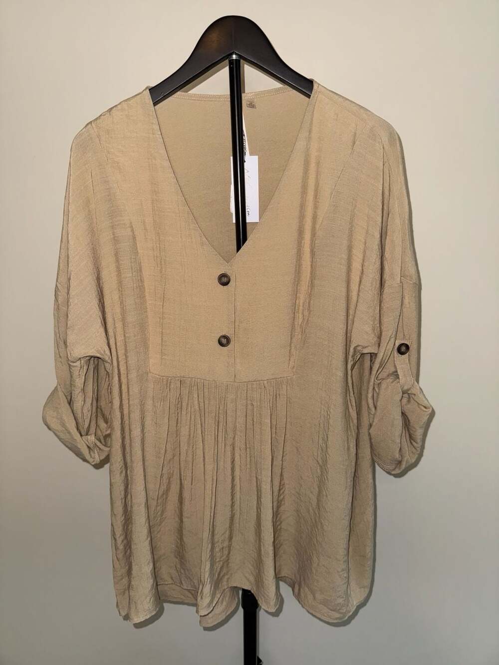NY Collection Woman V-Neck Button Front Tunic Top in Beige, Size 2X